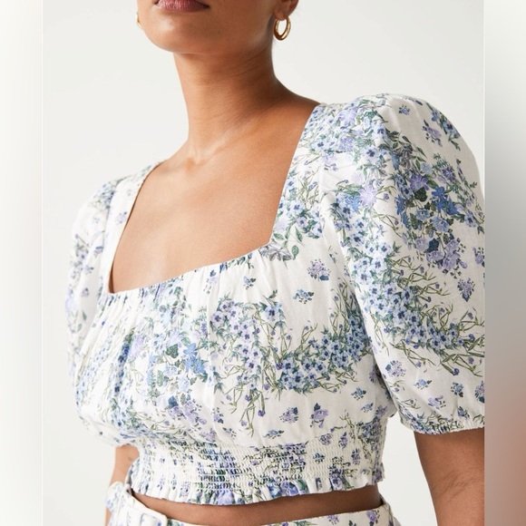 & Other Stories Tops - & OTHER STORIES Linen Floral Crop Top - Size 34